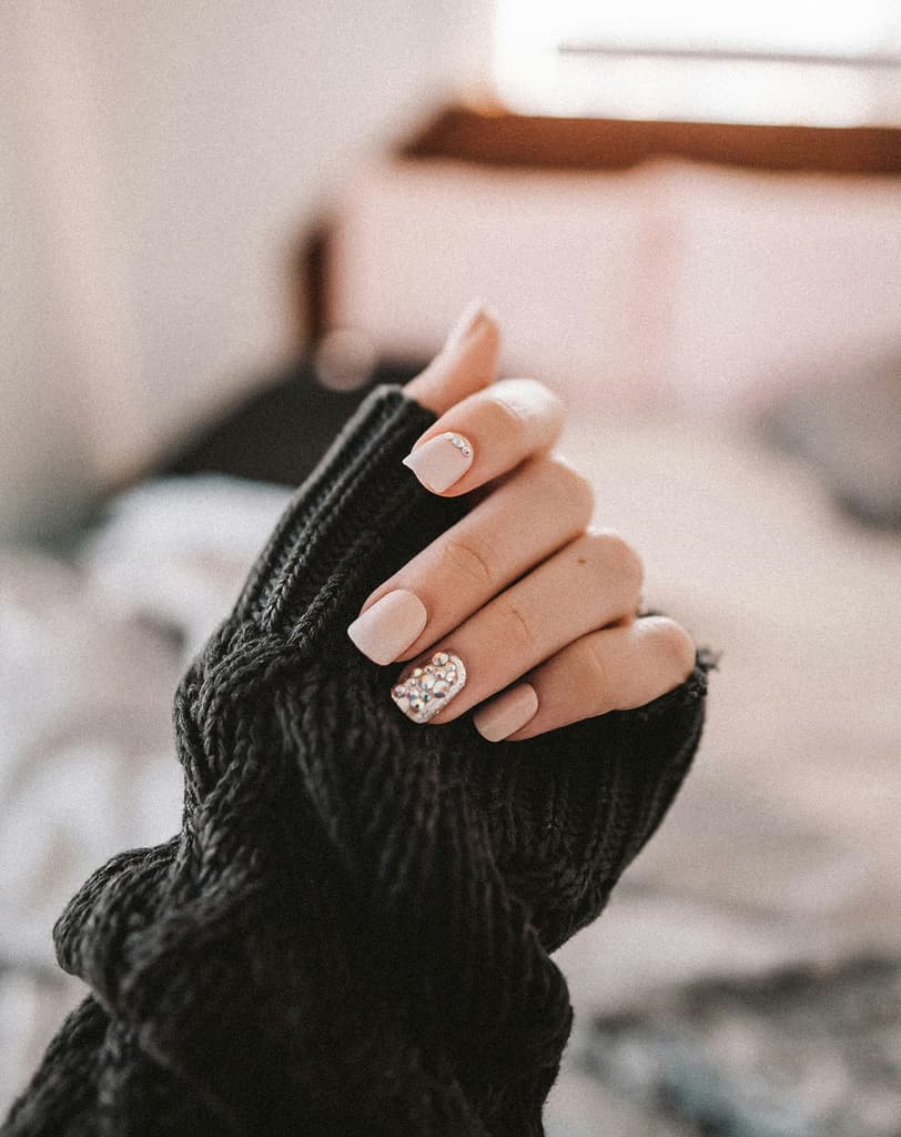 Elegant nails